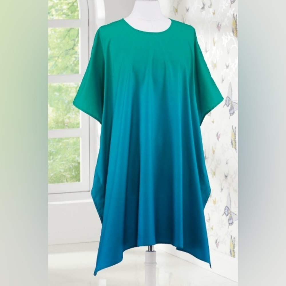 NEW - Expressions Metropolitan Ombré Short Caftan. One Size.